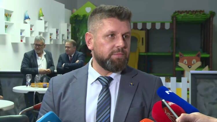 Ćamil Duraković bez ustezanja iz Banja Luke dao na znanje svima: “Ni Željka Cvijanović ni Milorad Dodik, niko nam ne može zabraniti da volimo našu državu”