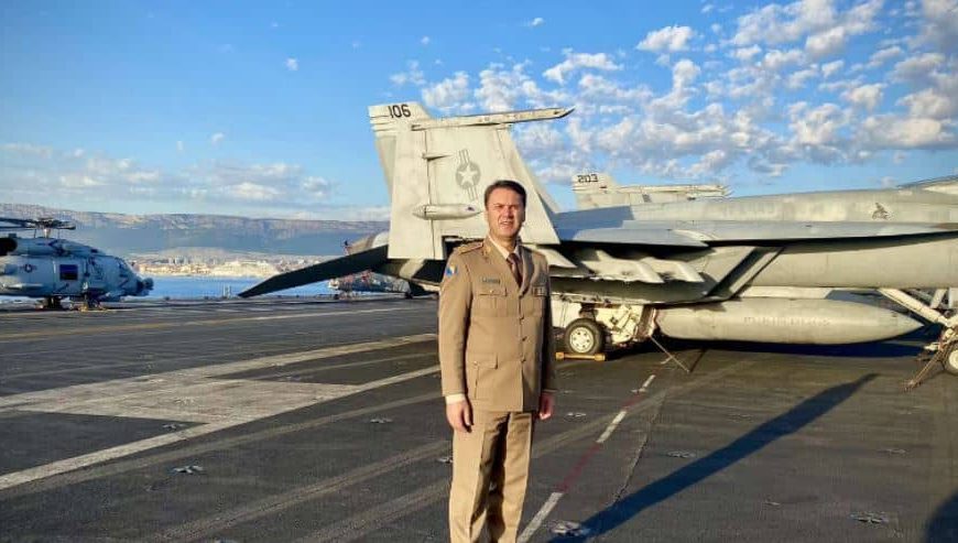 Generalpukovnik Senad Mašović obišao moćni američki nosač aviona, pogledajte fotografije