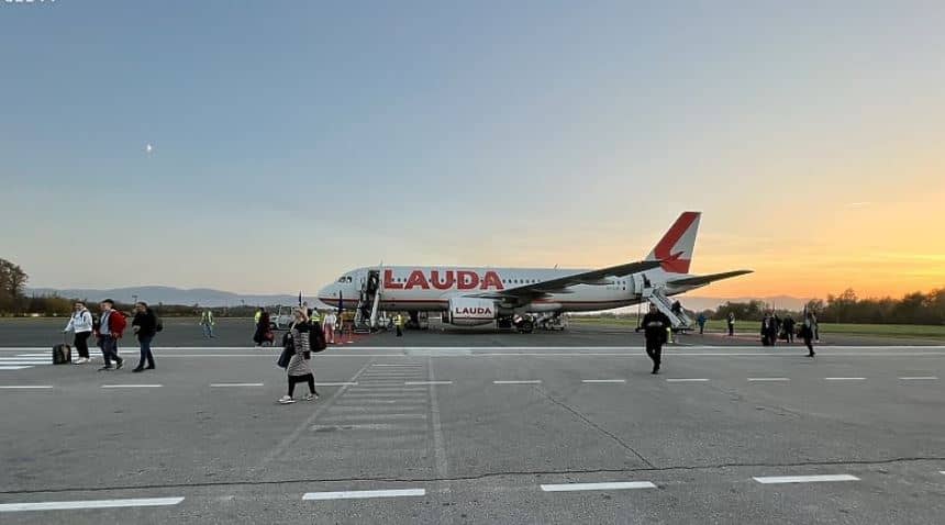 Letovi za Austriju, Njemačku i Švedsku: Pogledajte snimak iz Tuzle, prvi Ryanairov avion sletio na aerodrom