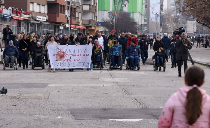 Mirna šetnja u Zenici počela u centru grada i nastavila…