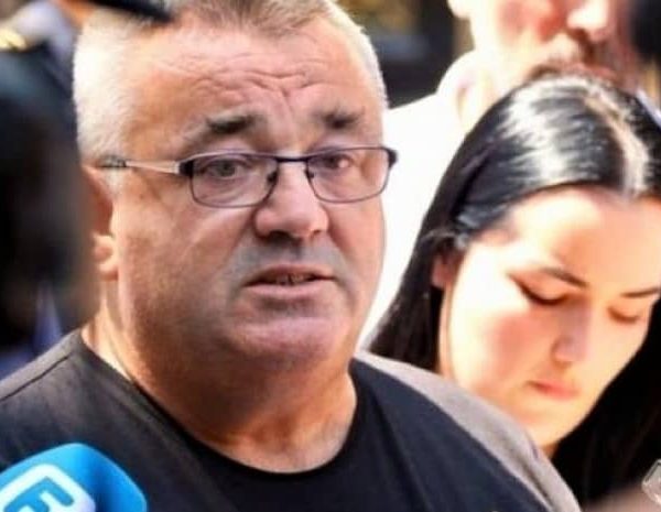 Objavljen je i oglas sa fotografijama: Muriz Memić ispunio obećanje,…