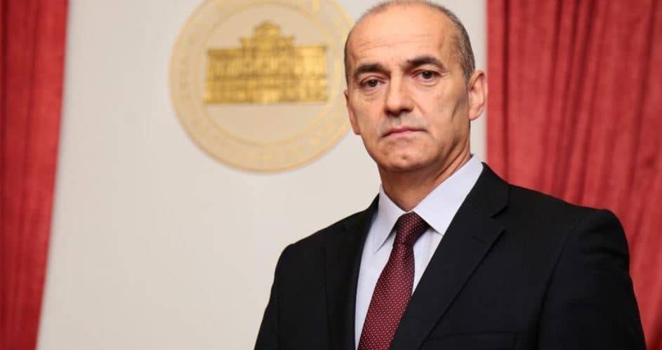 Rektor Rifat Škrijelj uputio veoma direktne poruke: “Univerzitet u Sarajevu je u Bosni i…
