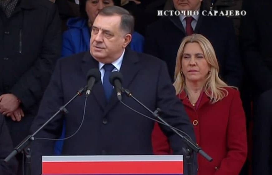 Milorad Dodik se obratio iz Istočnog Sarajeva, uputio poruku i Bošnjacima: “Ostali smo u Bosni i Hercegovini jer smo morali, ovaj narod hoće slobodu”