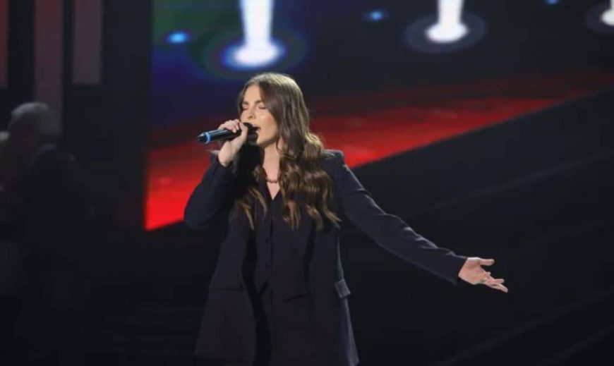 Pogledajte snimak koji se “vrti” društvenim mrežama: Bh. pjevačica Džejla Ramović zapjevala svjetski hit i oduševila svoje fanove!