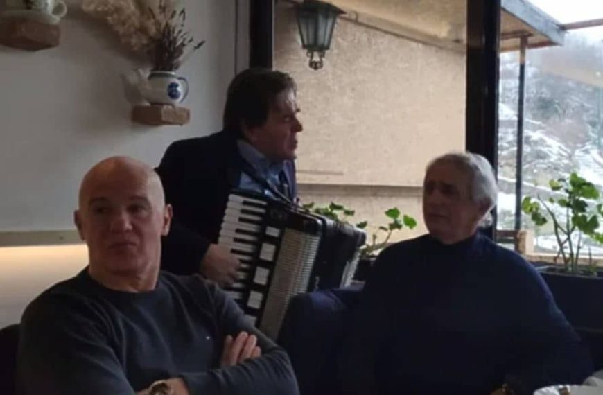Pogledajte snimak sa zabave i kako je Vaha “pao u sevdah”: Halilhodžić stigao u Sarajevo, u društvu prijatelja opustio se uz sevdalinke i harmoniku