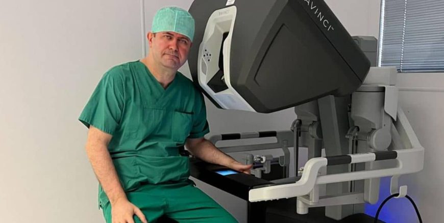 Nevjerovatna priča iz Njemačke o fascinantnom Bosancu Vahudinu Žugoru, pogledajte video: Od izbjeglice do vodećeg robotskog hirurga