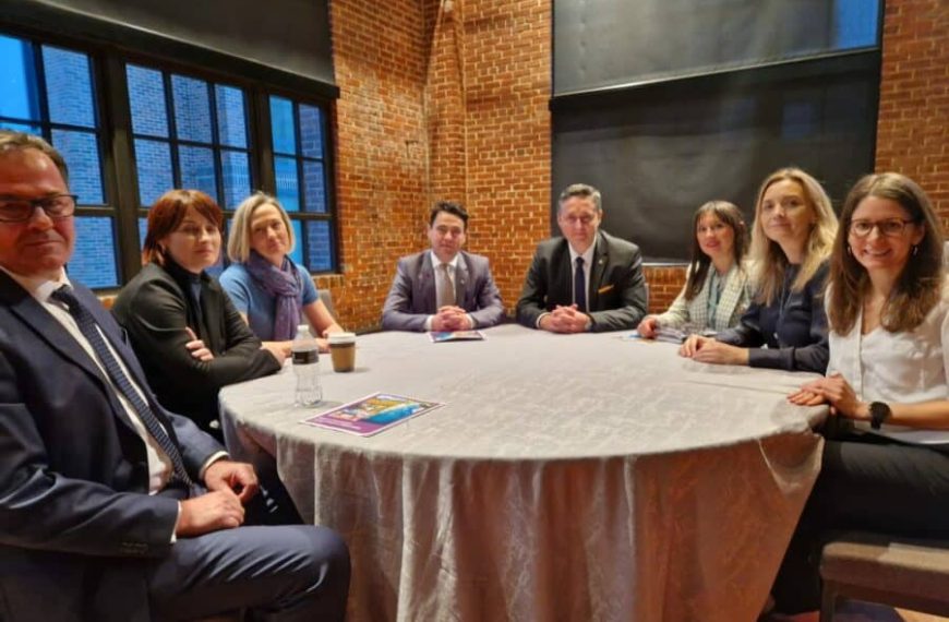 Denis Bećirović se sastao sa predstavnicima bosanskohercegovačke dijaspore u Washingtonu: “Oni predstavljaju važnu sponu između dvije zemlje i poticaj za jačanje odnosa”