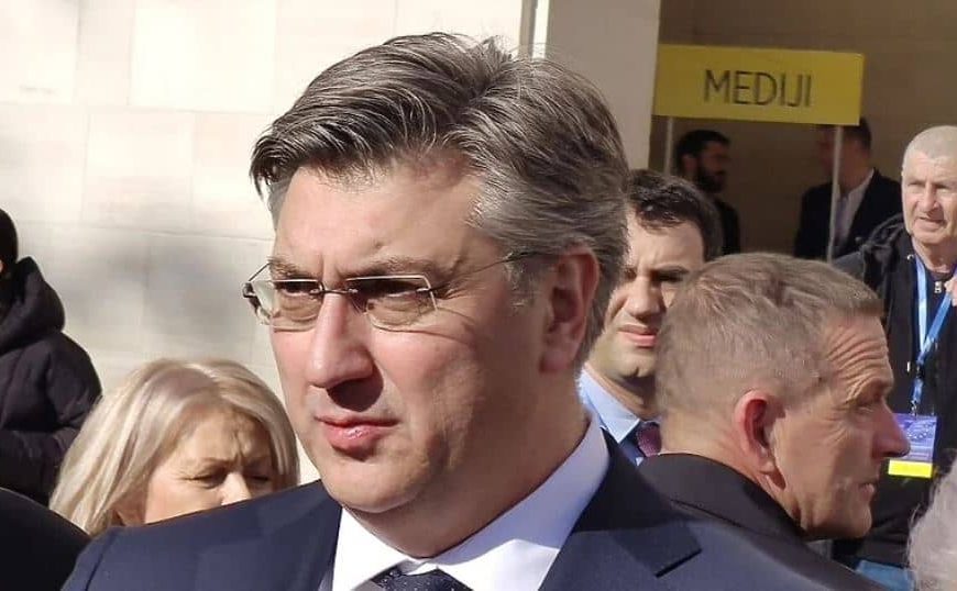 Hrvatski premijer Andrej Plenković se obratio javnosti u Mostaru: “Ono što je učinio visoki predstavnik Christian Schmidt osiguralo je komforniju poziciju”