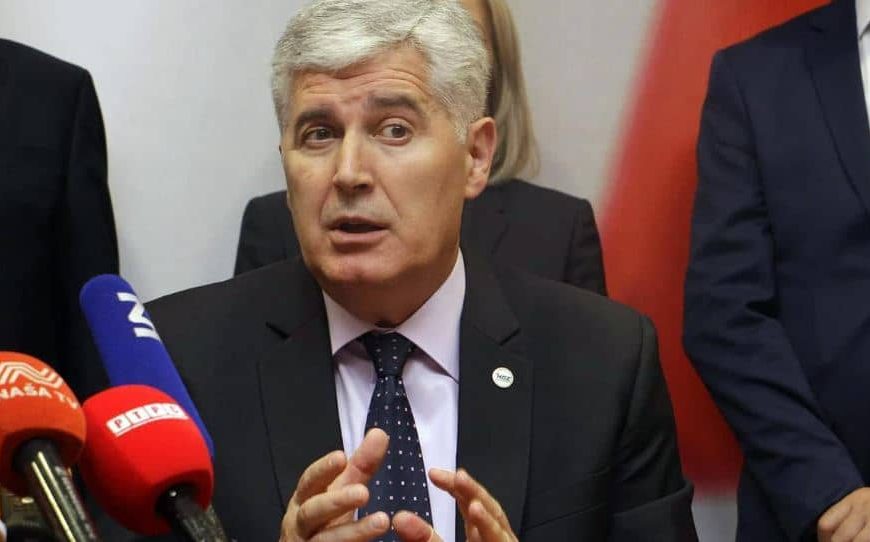 Predsjednik HDZ-a Dragan Čović se obratio javnosti iz Mostara, tvrdi: Sa Miloradom Dodikom nema pakta, radimo na vraćanju međusobnog povjerenja
