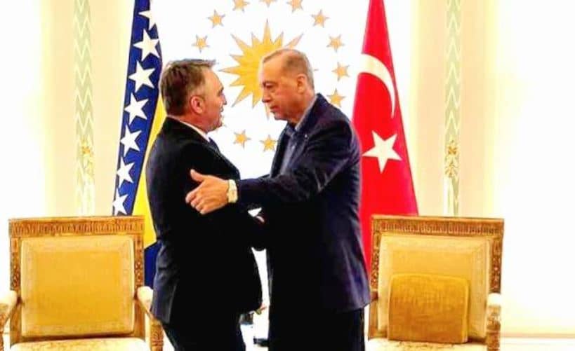 Nakon srdačnog dočeka i zagrljaja sa Recepom Tayyipom Erdoganom, Željko Komšić je otkrio detalje susreta: “Bosna i Hercegovina stvarno osvijetlala svoj obraz”