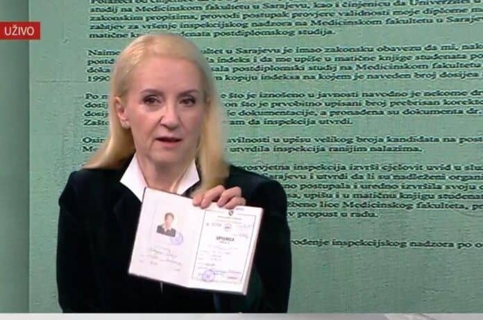 Pogledajte kako je Sebija Izetbegović pokazala svoj fakultetski indeks, zaprijetila je: “Svi koji su učestvovali u progonu plaćat će odštetu”