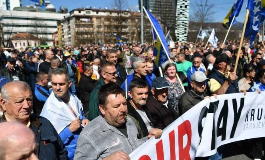 Najavljeni novi protesti ispred OHR-a: Političarima zabranjeno obraćanje