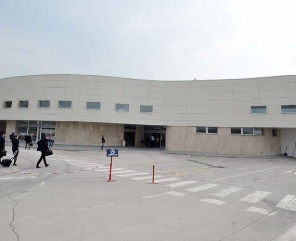 Dževad Halilčević, direktor Međunarodnog aerodroma Tuzla javnosti otkrio detalje: “Povećan broj putnika stvara interesiranje kod novih aviokompanija”