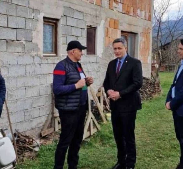 Član Predsjedništva Denis Bećirović se oglasio i poslao jasne poruke: “Nastavljam uspravno koračati na svakom dijelu države Bosne i Hercegovine!”