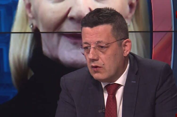 Aljoša Čampara, delegat u Domu naroda Federacije BiH tvrdi: “Tu nešto smrdi, čekalo se 60 dana za jednu običnu saglasnost”