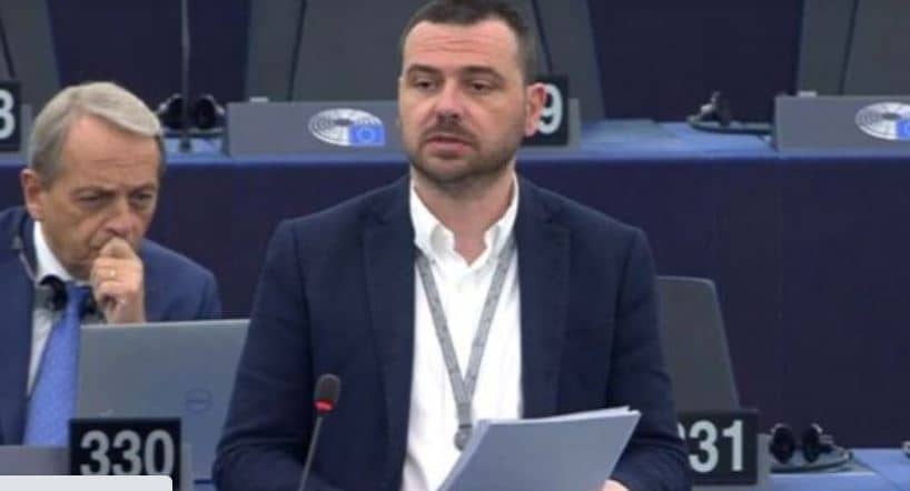 Saša Magazinović pred Parlamentarnom skupštinom Vijeća Evrope u obraćanju bez dlake na jeziku: “I ja sam diskriminiran u Bosni i Hercegovini”