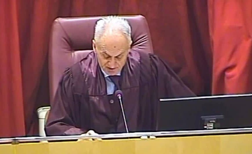 Pogledajte trenutak kada je sudija izrekao osuđujuću presudu premijeru FBiH Fadilu Novaliću, Fahrudinu Solaku i Fikretu Hodžiću