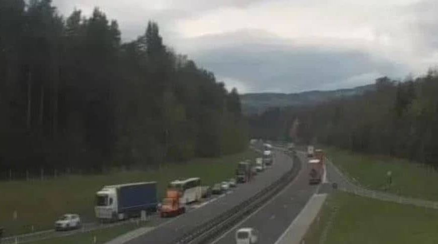 Težak sudar tri kamiona kod Maribora: Poginuo Slovenac, dva vozača iz Bosne i Hercegovine su povrijeđena