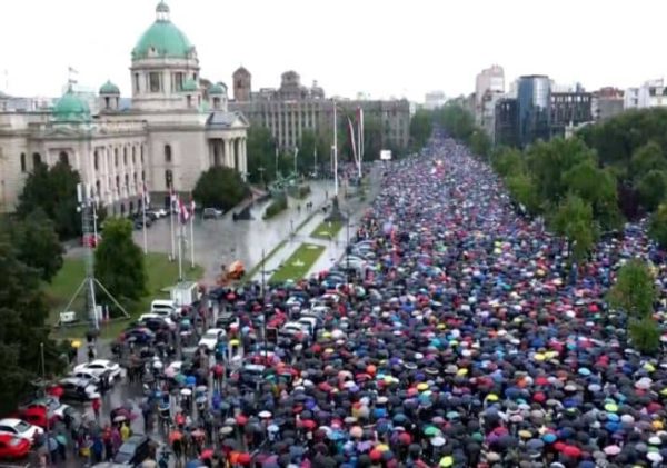 Ogromni protesti u Beogradu, “rijeka ljudi se nalazi na ulicama”:…