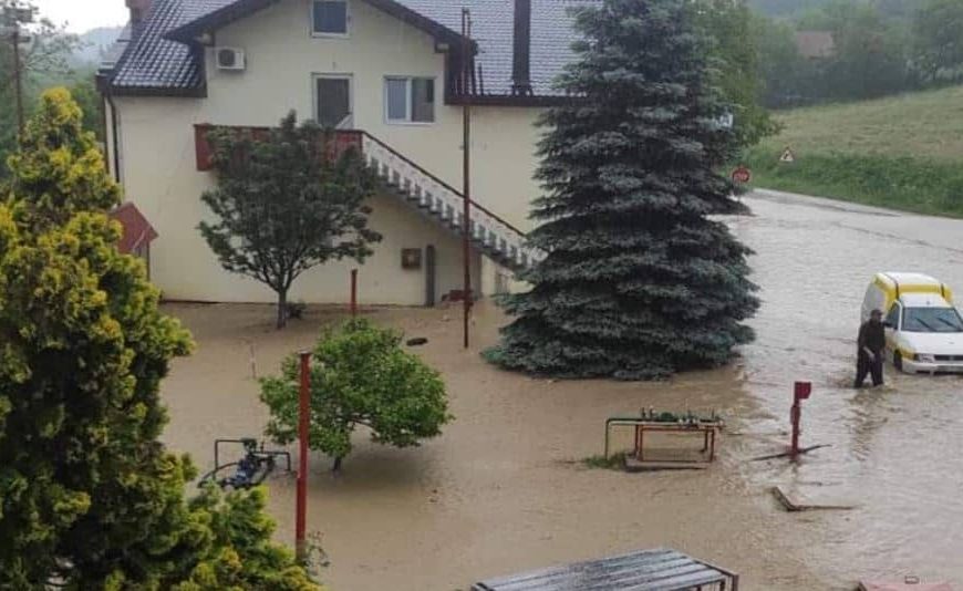 Snažno nevrijeme u Bosni i Hercegovini, ovo su najnovije informacije sa terena