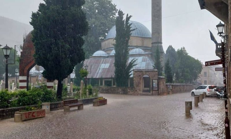 Snažno nevrijeme u Mostaru, pogledajte snimak sa lica mjesta