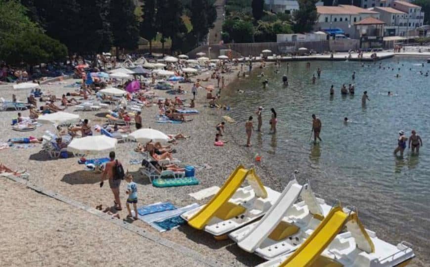 Turisti okupirali Neum: Ugostitelji zadovoljni, ovo su cijene