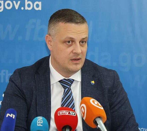 Vojin Mijatović objavio veoma zabrinjavajuće informacije: “Lijepo je pričati bajke…