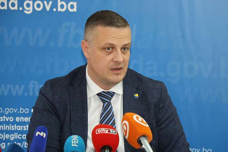 Ministar Vojin Mijatović: “Ima li veće časti za jednog Bosanca i Hercegovca kad ga u sat vremena prozivaju i SDA i Dodik”