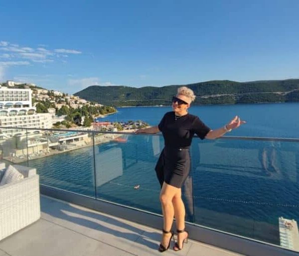 Poznata hrvatska pjevačica stigla u jedini bh. grad na moru:…