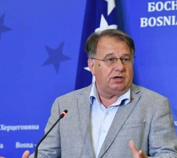 Premijer Federacije BiH Nermin Nikšić “sve karte bacio na stol”: “Jedina stvar oko koje nema kompromisa je da svi moramo…