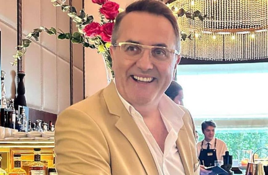 Popularni bh. glumac Tarik Filipović nasmijao pratioce fotografijom svojih roditelja: Mladi su danas previše na mobitelima