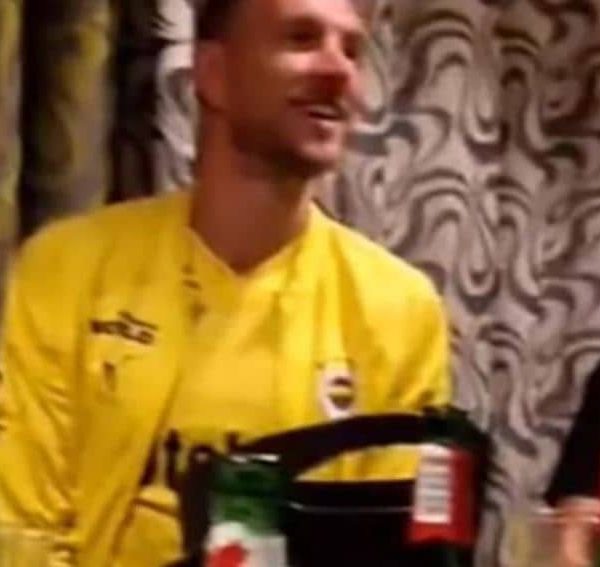 Edin Džeko se opustio nakon meča u Mariboru u zanimljivom…