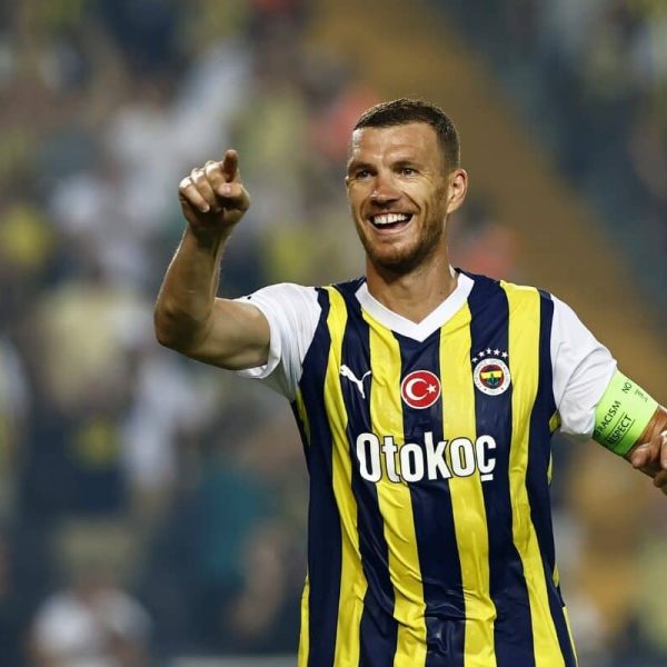 Edin Džeko zbog obećanja odbio duplo veću platu i transfer