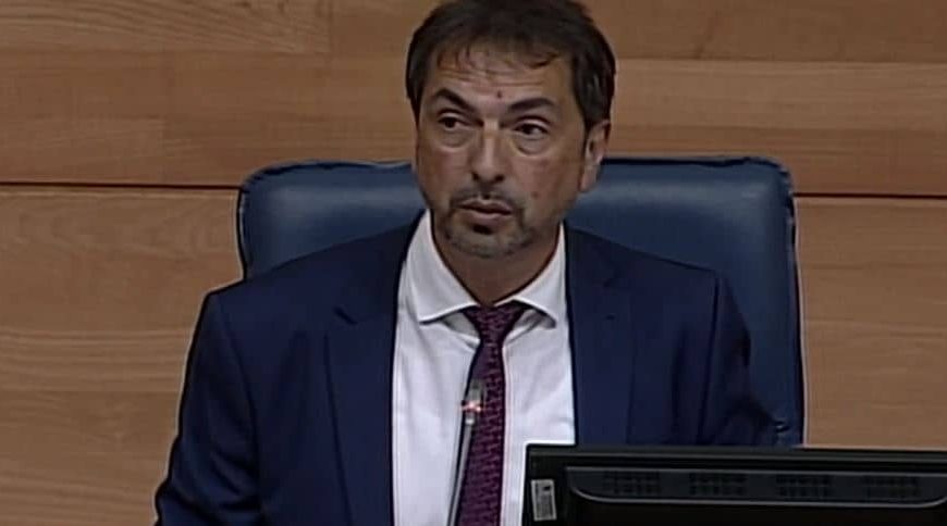 Čavara uzalud čekao u Parlamentu: “Dajte da omogućimo kolegi da platu prima”