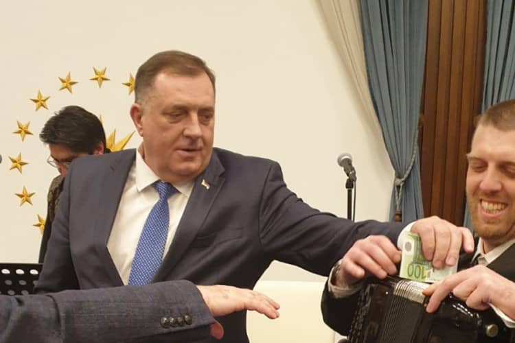 Mladić iz dijaspore oštro odbrusio Dodiku: Ne bih…