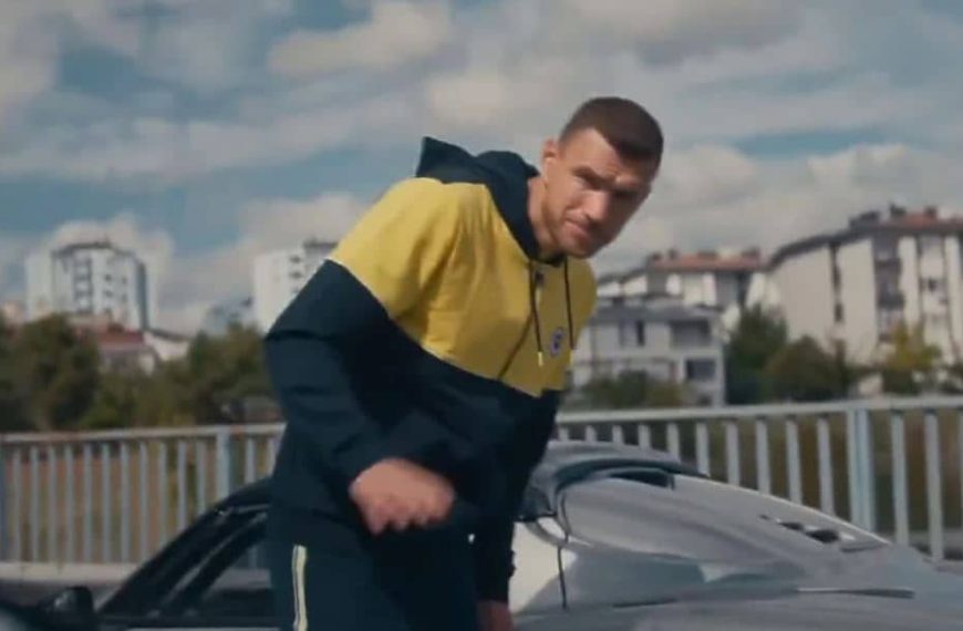 Edin Džeko na snimku koji je oduševio Tursku: Pokvario mu se automobil, navijač mu pomogao