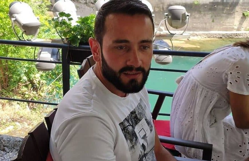 Poznatom bh. skakaču Dini Bajriću u saobraćajnoj nesreći teško povrijeđena supruga, pijani vozač se zabio u njih
