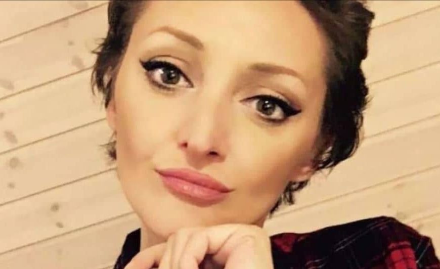 Majka Donne Ares u emotivnoj ispovijesti: Nekada se osjećam kao da stojim na rubu litice i samo neko treba prstom da me gurne u ponor