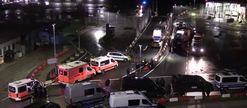 Sada je gotovo sve poznato, talačka kriza u njemačkom gradu Hamburgu je okončana: Osumnjičeni uhapšen, dijete izašlo iz auta bez povreda
