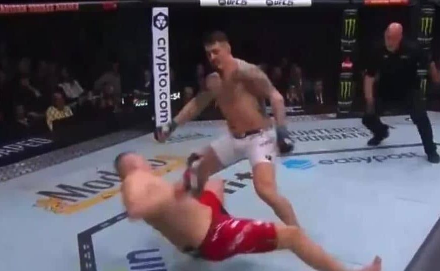 Pogledajte spektakularan nokaut Aspinalla, postao je prvak teške kategorije UFC-a