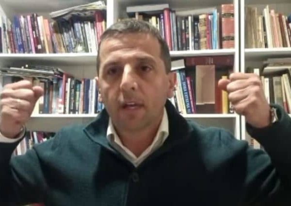 Vukanović bez pardona: Čović treba reći na koju će stranu,…