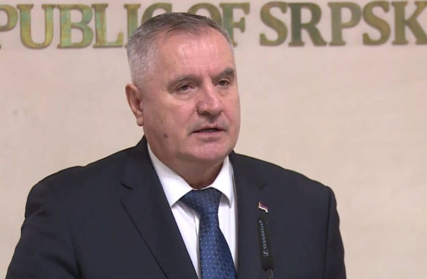 Premijer Republike Srpske Radovan Višković se očigledno ozbiljno preplašio: “Nema RS ako se odreknemo veta”