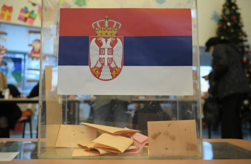 „Pojavila se niotkuda“, skandal na izborima u Srbiji, mediji bruje o nepravilnostima: Žena ubacila listić koji je donijela sa drugog mjesta, kontrolori pozvali policiju