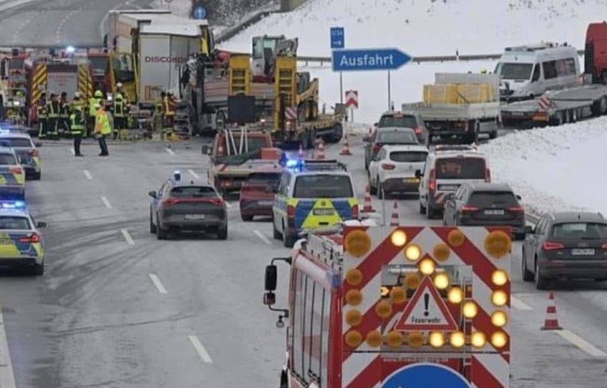 Teška saobraćajna nesreća četiri kamiona na A3 u…