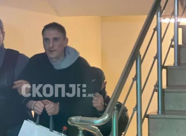 (VIDEO) Otac ubijene djevojčice Vanje doveden u sud: Sa kesom…