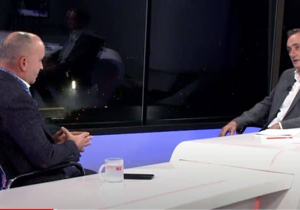 Burno gostovanje kod Hadžifejzovića: “Tužio sam Bakira Izetbegovića i još 14 osoba!”, tvrdi Ćosović