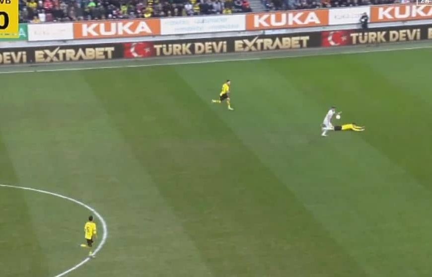 Zmaj majstorski pogodio protiv Borussie Dortmund: Pogledajte snimak gola Ermedina Demirovića