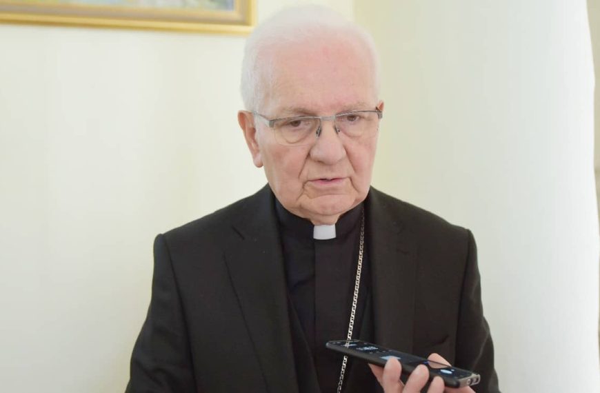 Franjo Komarica razrješen dužnosti banjalučkog biskupa, imenovan novi biskup