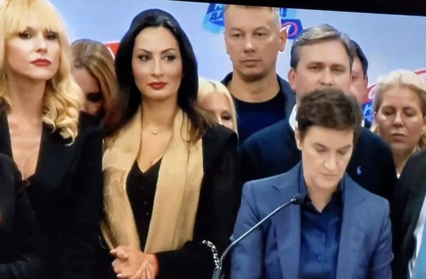 Čudne scene pristigle su iz Beograda: Ministar sigurnosti BiH Nenad Nešić u štabu Vučićeve stranke