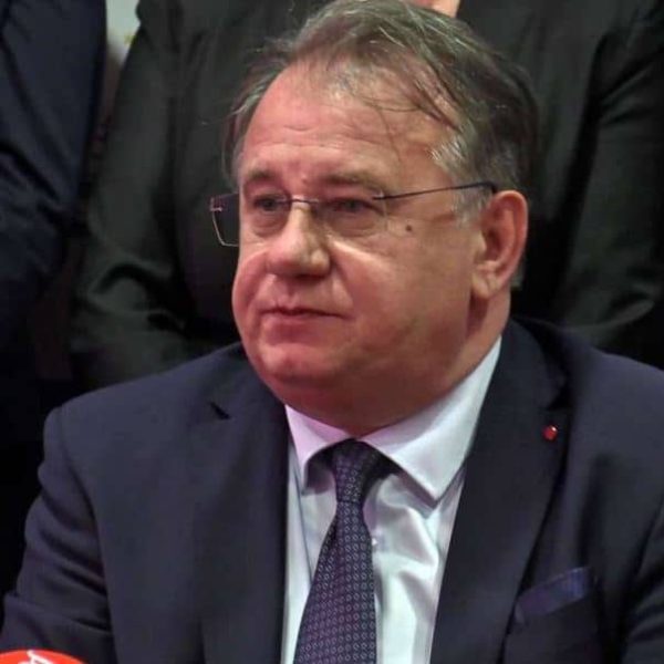 Nermin Nikšić uputio žurno pismo Miloradu Dodiku i Radovanu Viškoviću: “Ako izostane reakcija institucija to ne možemo smatrati incidentima”